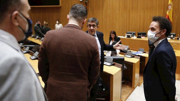 ep el presidente de la comision patxi lopez junto a los diputados de erc gabriel rufian y ciudadanos