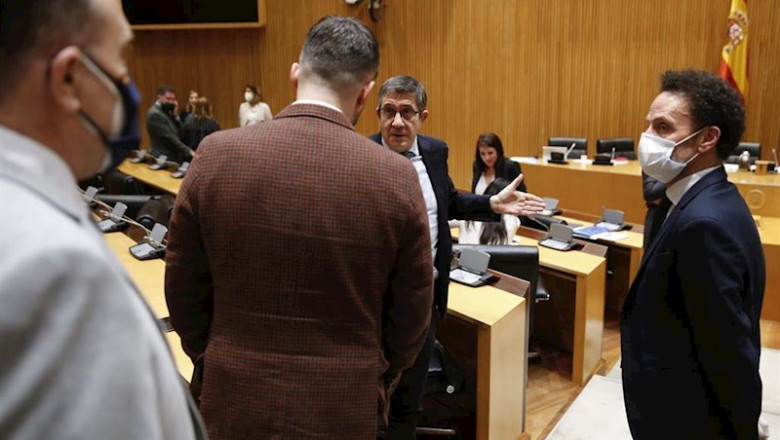 ep el presidente de la comision patxi lopez junto a los diputados de erc gabriel rufian y ciudadanos ep el presidente de la comision patxi lopez junto a los diputados de erc gabriel rufian y ciudadanos
