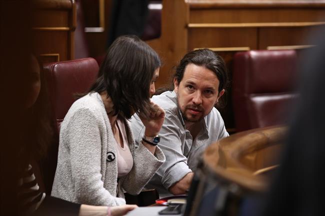 ep irene monteropablo iglesias sentadossus escanoscongreso