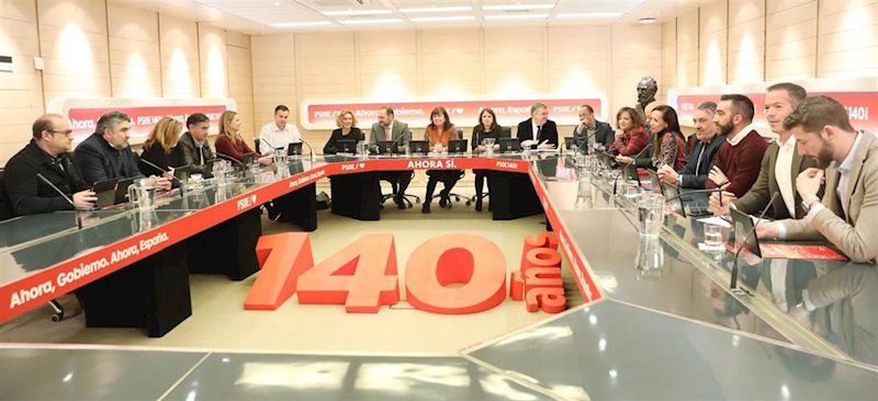 La Comisión Permanente de la Ejecutiva Federal aprueba la consulta a la militancia sobre el acuerdo con Podemos | PSOE ep la comision permanente de la ejecutiva federal aprueba la consulta a la militancia sobre el