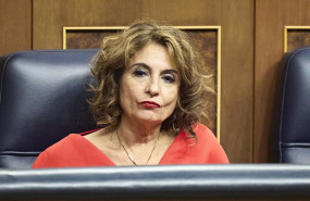 ep la vicepresidenta primera y ministra de hacienda maria jesus montero durante una sesion plenaria 20251015114410