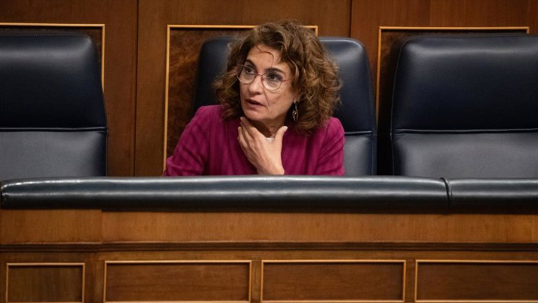 ep la vicepresidenta primera y ministra de hacienda maria jesus montero durante una sesion plenaria 20251127131005