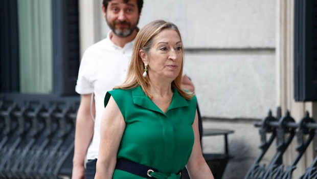 ep la vicepresidenta tercera del congreso de los diputados ana pastor y el diputado de unidas