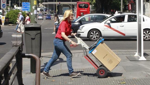 ep mujer trabajando conciliacion calle trabajo