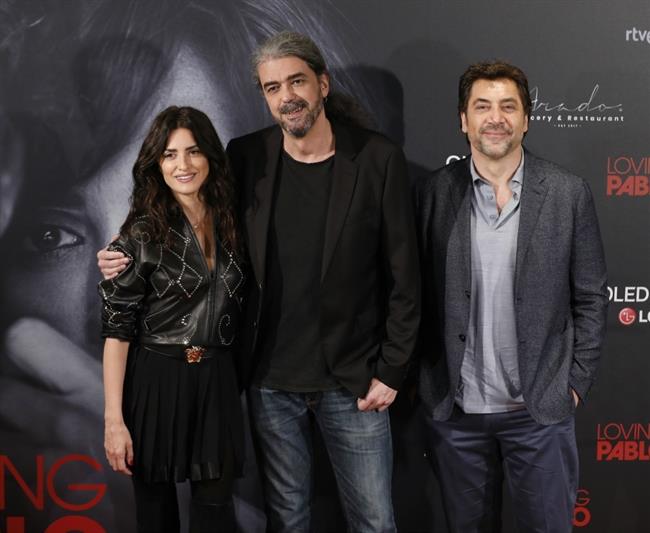 Penélope Cruz, Javier Bardem y Fernando León de Aranoa presentan Loving Pablo | EUROPA PRESS ep penelope cruz javier bardemfernando leonaranoa presentan loving pablo