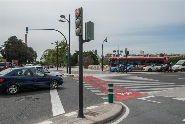 Semáforo para mejorar la seguridad de peatones | AYUNTAMIENTO DE VALÈNCIA - Archivo ep semaforomejorarseguridadpeatones