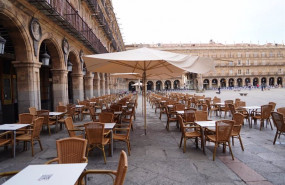 ep terraza vacia en la plaza mayor de salamanca