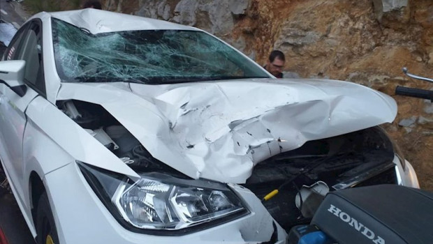 ep un vehiculo tras un accidente de trafico