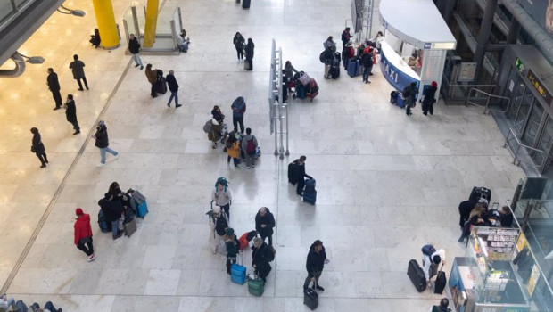 ep varias personas en el aeropuerto adolfo suarez madrid barajas a 5 de enero de 2024 en madrid