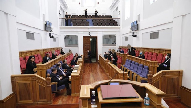 ep vision del pleno de las cortes de c-lm por el covid-19