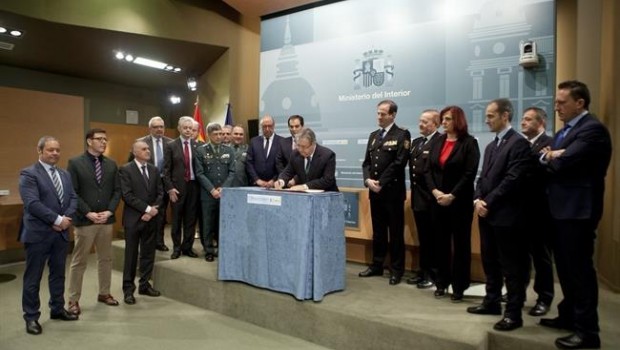 ep zoido firmaacuerdoequiparacionpoliciasguardias civiles